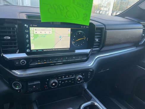 Used 2024 Chevrolet Silverado 1500 High Country w/ Technology Package image 16