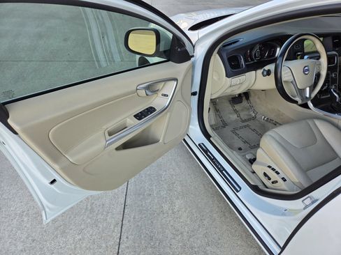 Used 2015 Volvo V60 T5 Premier FWD image 10