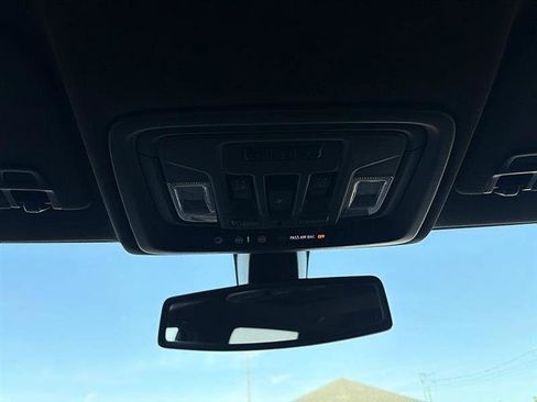 Used 2022 Chevrolet Silverado 1500 High Country image 39