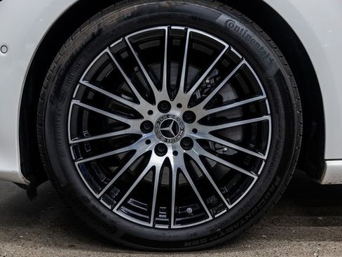 Used 2025 Mercedes-Benz C 300 4MATIC Sedan image 15