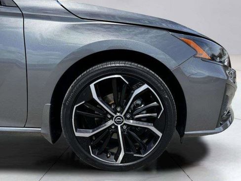 Used 2023 Nissan Altima 2.5 SR FWD image 50
