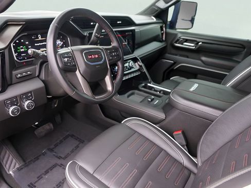 Used 2025 GMC Sierra 2500 AT4X image 13