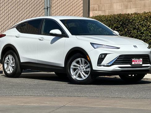 Certified 2025 Buick Envista Preferred image 2