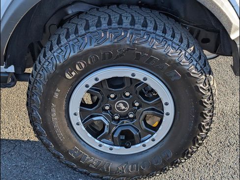 Used 2024 Ford Bronco Badlands image 23