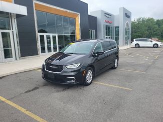 Used 2022 Chrysler Pacifica Touring-L image 1