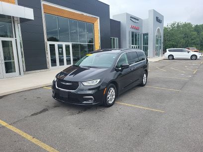 Used 2022 Chrysler Pacifica Touring-L