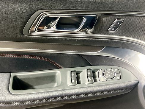 Used 2019 Ford Explorer Sport image 16