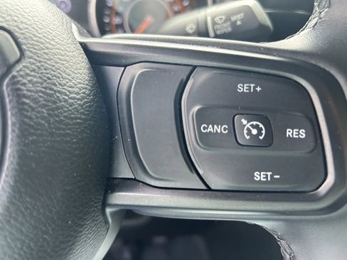 Used 2022 Jeep Wrangler Sport AWD/4WD image 9