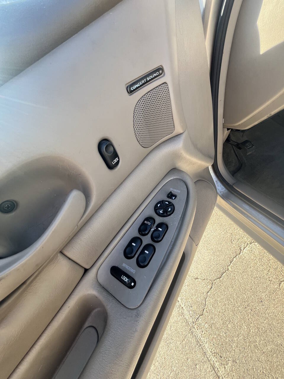 Used 1999 Buick Century Custom FWD image 18