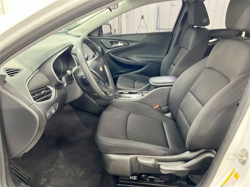 Used 2019 Chevrolet Malibu LS image 18