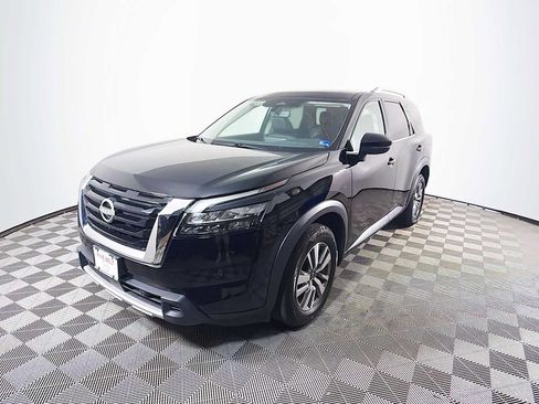Used 2025 Nissan Pathfinder SL AWD/4WD image 1