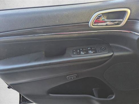 Used 2019 Jeep Grand Cherokee Limited w/ Luxury Group II image 11