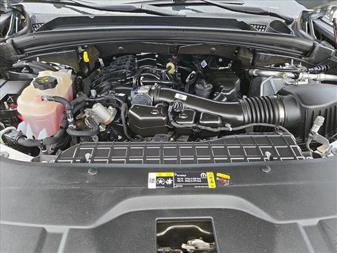 Used 2023 Jeep Grand Cherokee L Limited image 23