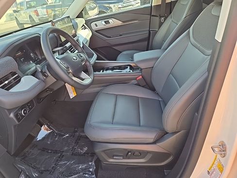 New 2025 Ford Explorer Active w/ Active Comfort Package image 12