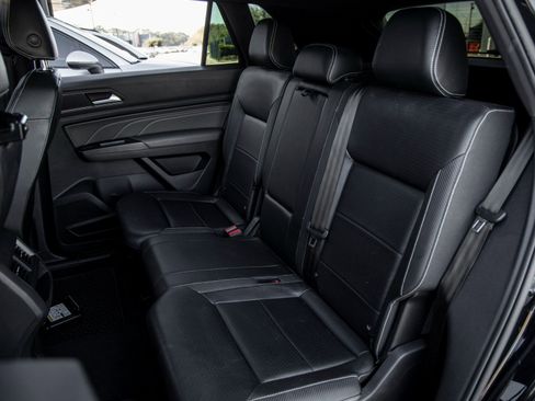 Used 2021 Volkswagen Atlas Cross Sport SE image 36