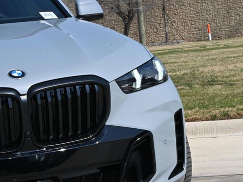 Certified 2024 BMW X5 xDrive40i w/ M Sport Package image 7