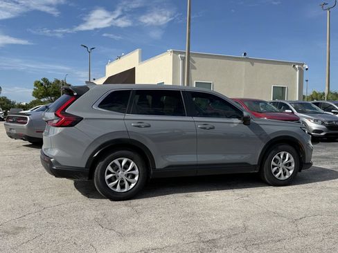 Used 2023 Honda CR-V LX image 5