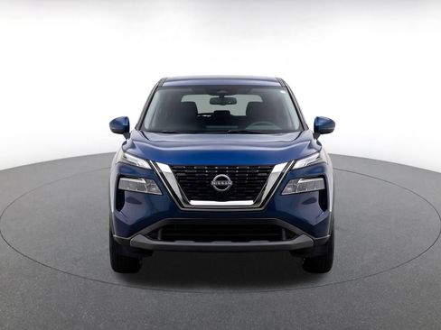 Used 2025 Nissan Rogue SV FWD image 2
