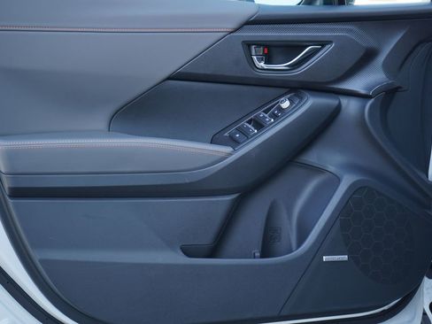 Certified 2025 Subaru Crosstrek 2.5i Limited w/ Crosstrek Mirror Package image 3