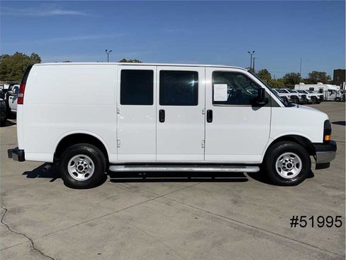 Used 2023 GMC Savana 2500 w/ Driver Convenience Package image 5