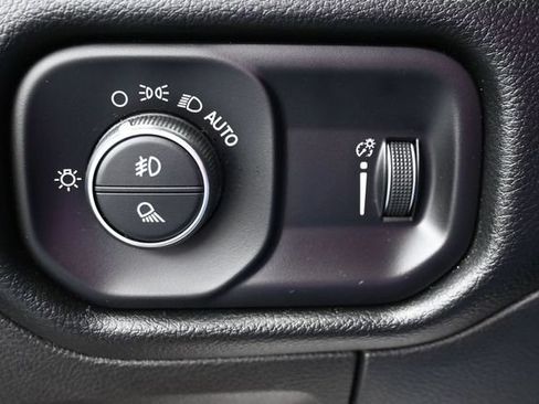 Used 2022 RAM 1500 Big Horn AWD/4WD image 25