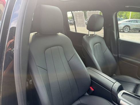Used 2025 Mercedes-Benz GLB 250 image 24