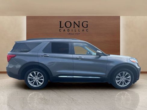 Used 2021 Ford Explorer XLT w/ Equipment Group 202A AWD/4WD image 6