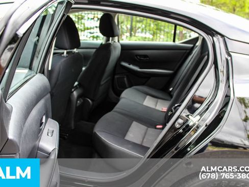 Used 2024 Nissan Sentra SV FWD image 17