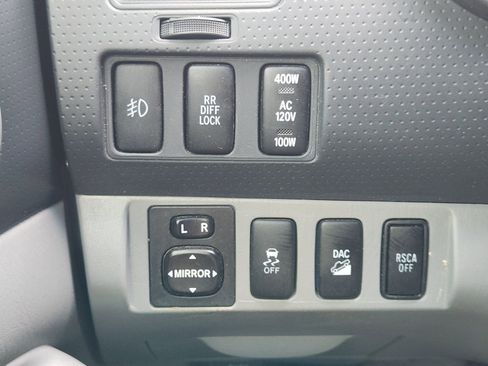 Used 2015 Toyota Tacoma 4x4 Access Cab V6 w/ TRD Off-Road Package image 23