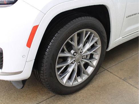 Used 2025 Jeep Grand Cherokee L Summit image 11