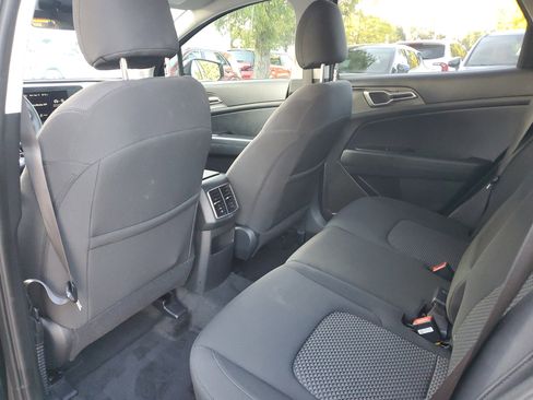 Certified 2025 Kia Sportage LX image 9