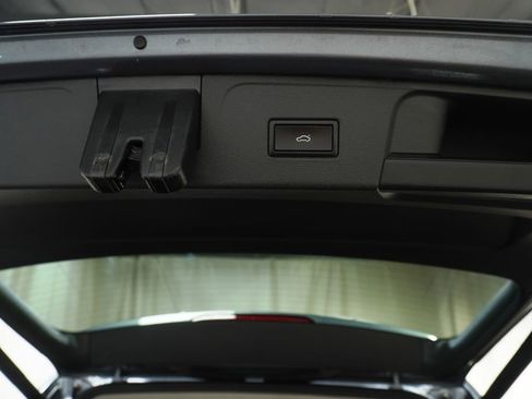 Used 2019 Volkswagen Atlas SE w/ Panoramic Sunroof Package AWD/4WD image 8