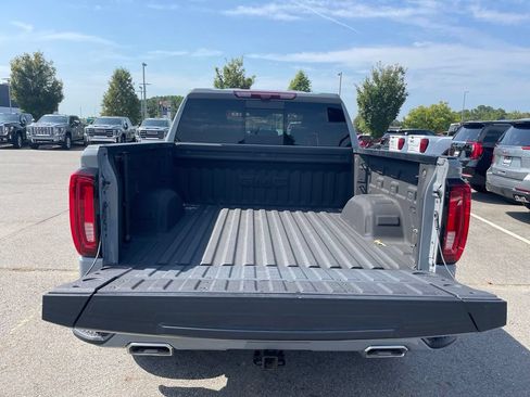 Used 2025 GMC Sierra 1500 AT4 w/ AT4 Premium Package AWD/4WD image 10