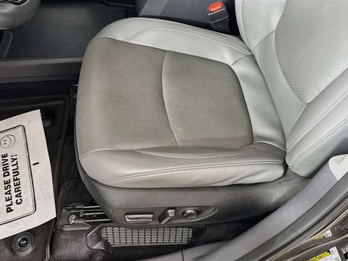 Used 2023 Toyota Sienna Limited AWD/4WD image 19
