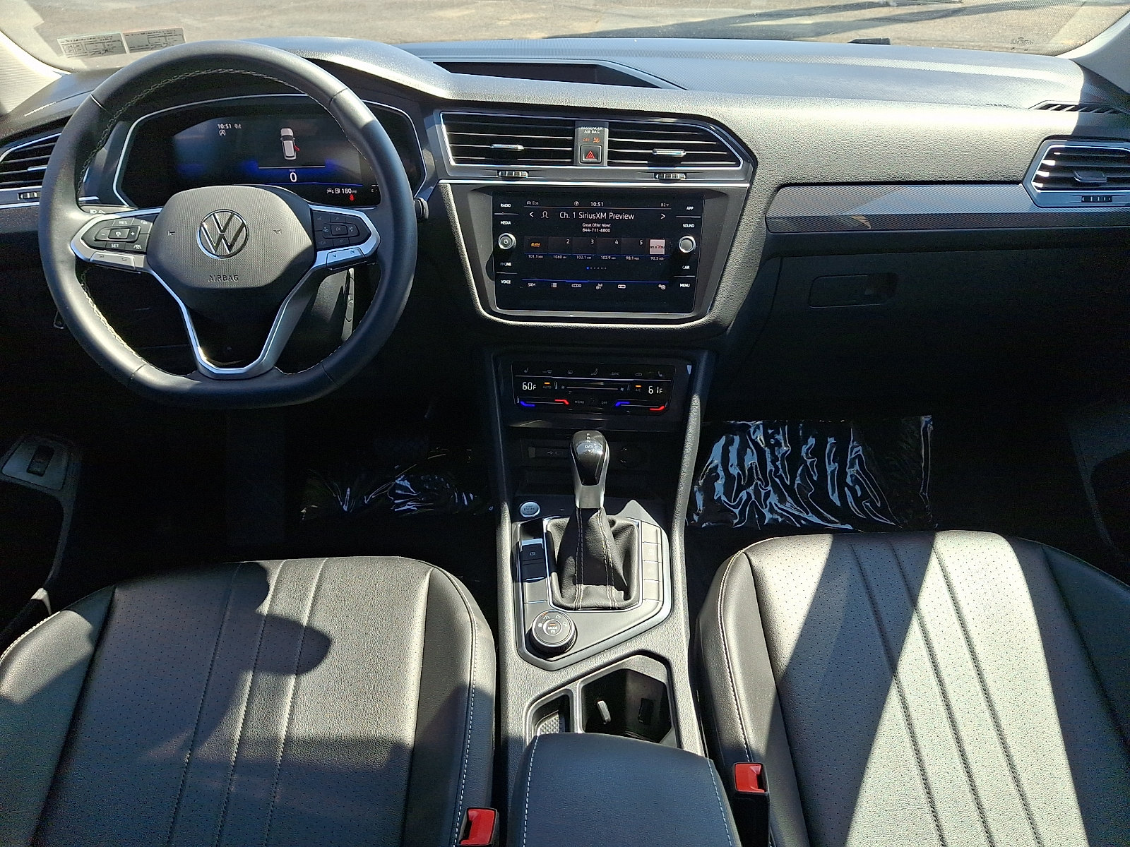 Used 2024 Volkswagen Tiguan SE AWD/4WD image 11