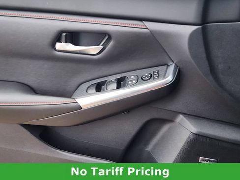 Used 2025 Nissan Sentra SR w/ SR Premium Package FWD image 22