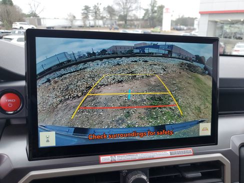 Used 2025 Toyota Tacoma TRD Sport image 23