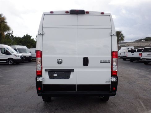 Used 2023 RAM ProMaster 2500 FWD image 4