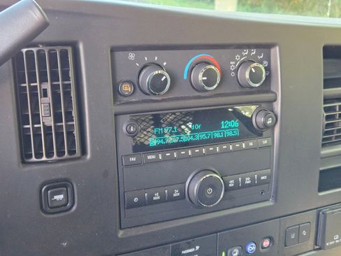 Used 2021 Chevrolet Express 2500 Work Van w/ Driver Convenience Package image 15