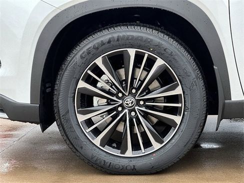 New 2026 Toyota Grand Highlander AWD Hybrid image 9