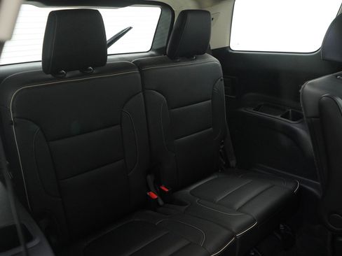 Used 2023 GMC Acadia Denali image 12