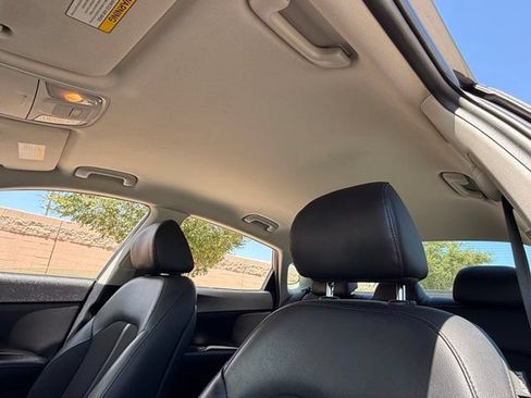 Used 2018 Kia Optima S FWD image 11