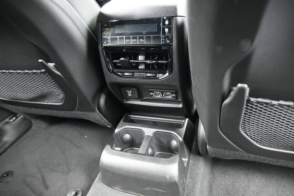 Used 2025 Jeep Grand Cherokee L Limited RWD image 43