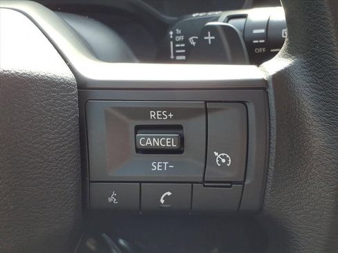 Used 2025 Nissan Rogue S image 20