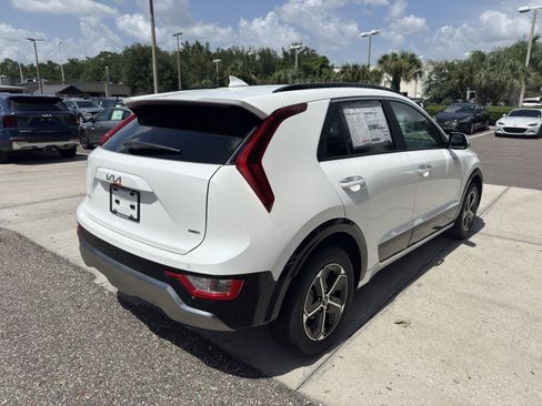 New 2025 Kia Niro SX image 4