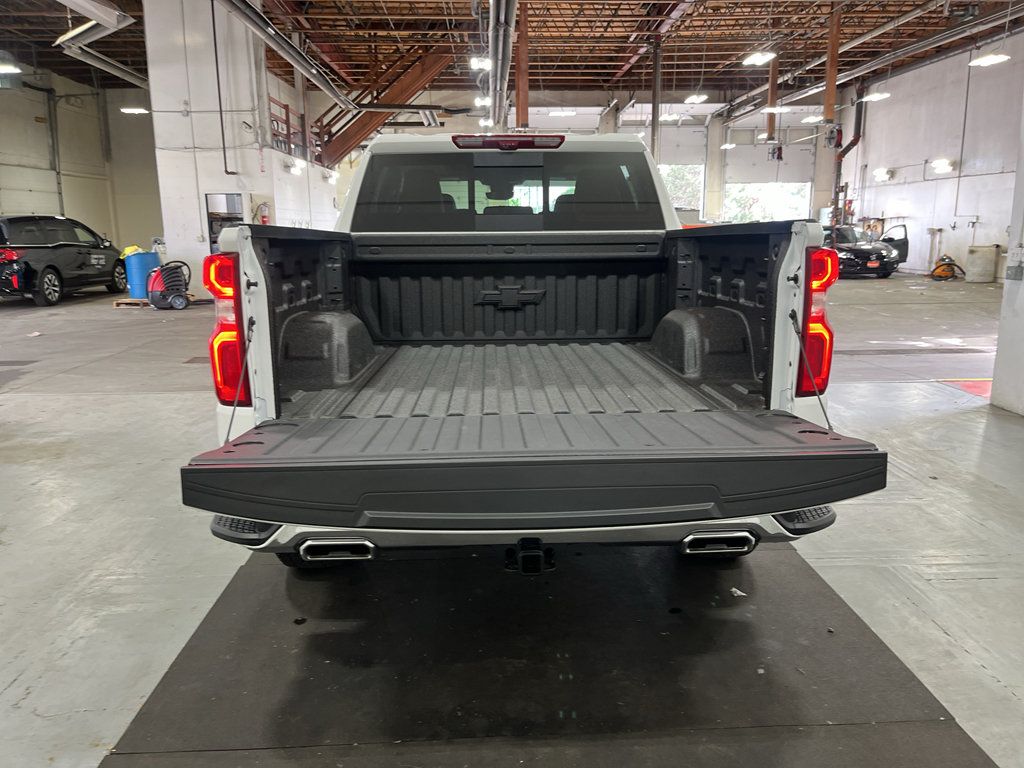 Certified 2026 Chevrolet Silverado 1500 LTZ w/ Technology Package AWD/4WD image 33