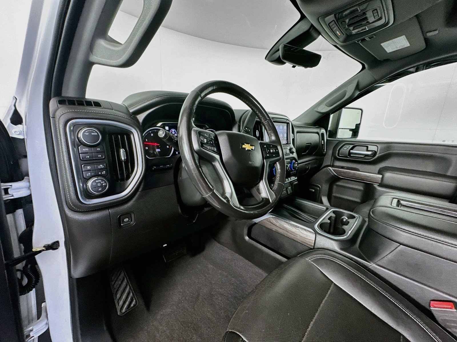 Used 2020 Chevrolet Silverado 3500 LTZ w/ LTZ Premium Package AWD/4WD image 9
