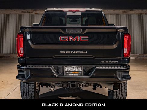 Used 2021 GMC Sierra 2500 Denali w/ Denali Black Diamond Edition image 7