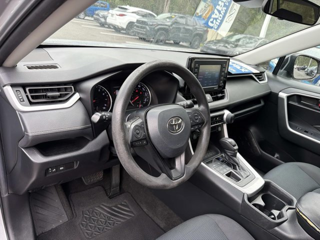 Used 2021 Toyota RAV4 LE AWD/4WD image 11