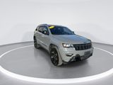 Used 2019 Jeep Grand Cherokee Laredo image 2
